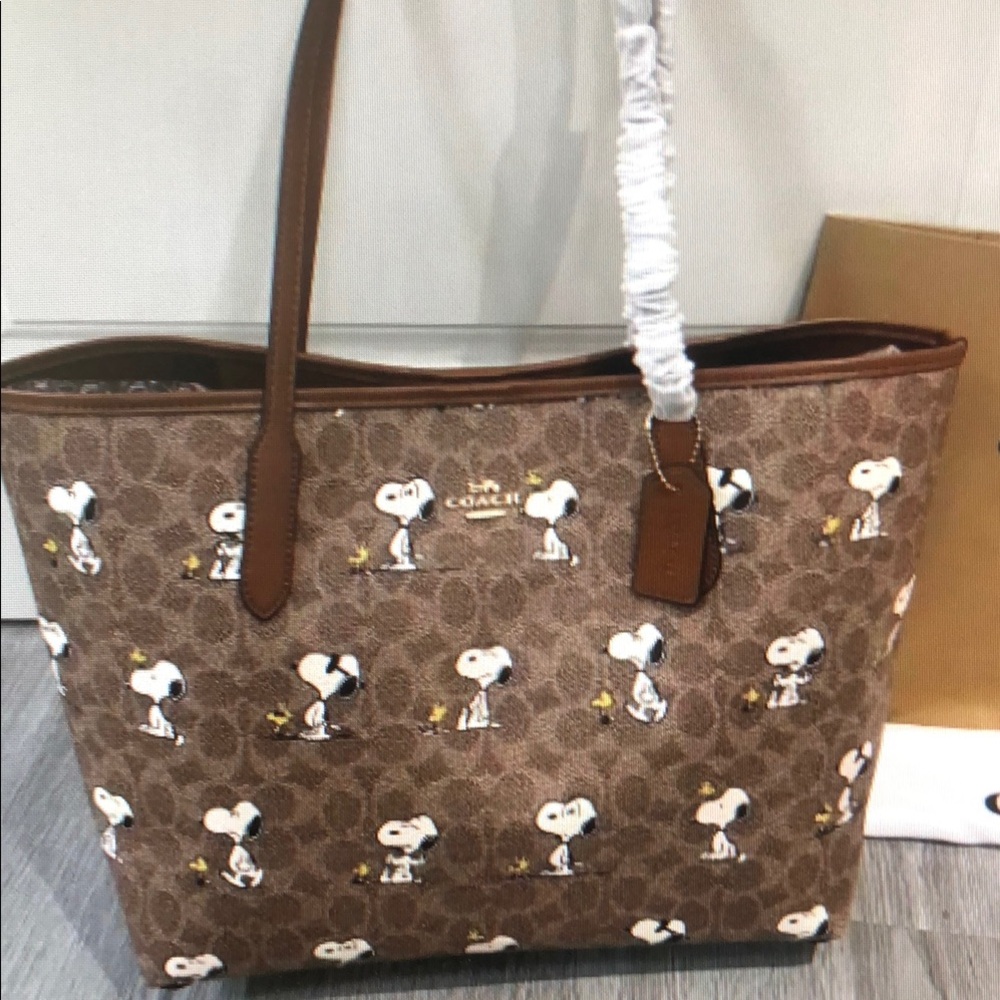 Coach X Peanuts City Tote Bag In Signature With Snoopy Print
